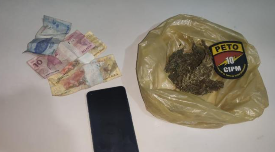 Homem é preso com drogas na Orla de Madre de Deus