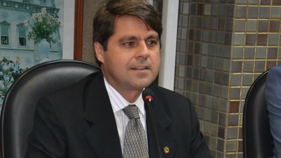 Deputado diz que CPI vai investigar os respiradores comprados por Rui