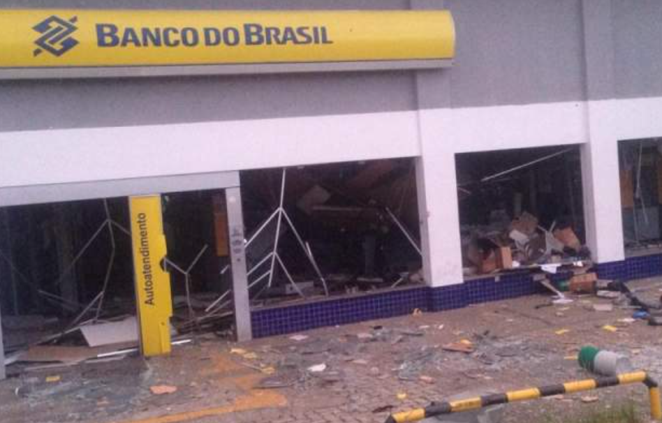 URGENTE! Bandidos explodem mais uma agência bancária