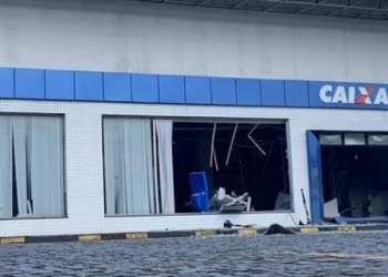 URGENTE! Bandidos explodem agência no Largo do Tanque, em Salvador