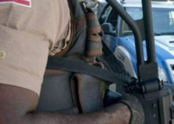 Salvador: Policial atira para cima e é imobilizado por moradores no Resgate