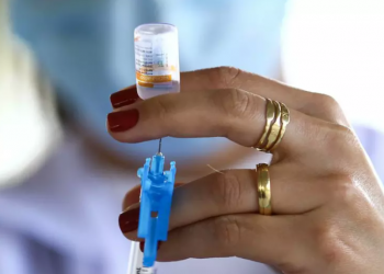 Brasil inicia maio prestes a superar 50 milhões de doses aplicadas e passar o Reino Unido