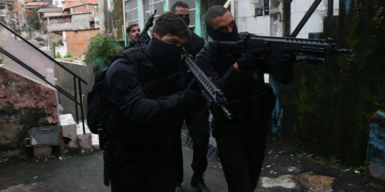 Megaoperação prende segurança do Atakarejo e traficantes