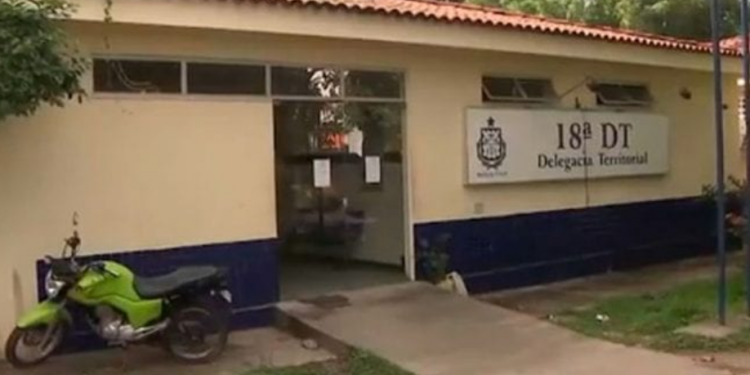 Camaçari: Homem é assassinado a tiros dentro de farmácia