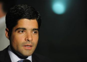 Chapa “Raissa e Roma” pode pressionar Neto a desistir do governo e garantir a vaga no senado