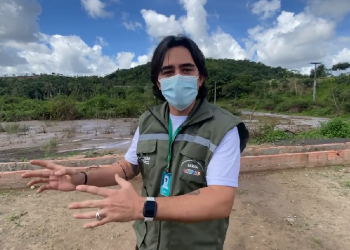 Secretário de Candeias flagra crime ambiental da Embasa