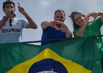 Líderes do movimento Bahia Direita comemoram sucesso da passeata pelo voto impresso em Salvador