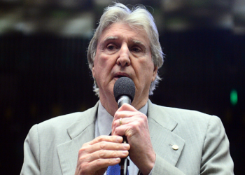 PF cumpre mandados de busca em endereços de Sérgio Reis e de deputado bolsonarista