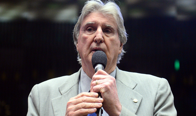 PF cumpre mandados de busca em endereços de Sérgio Reis e de deputado bolsonarista