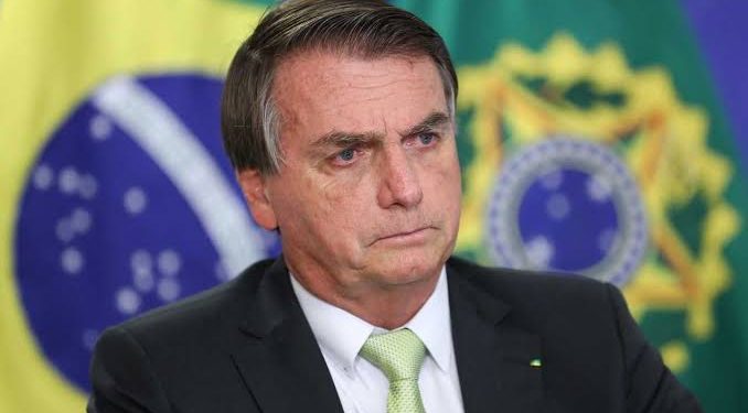 Jair Bolsonaro zera imposto de remédio para câncer