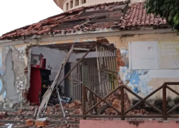 Bandidos explodem caixa eletrônico e Mercado Municipal de Itaparica