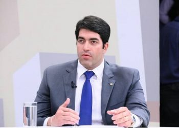 Seis deputados da Bahia votaram contra valor fixo para cobrança de ICMS sobre combustíveis