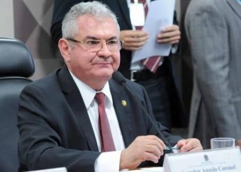 Coronel aos poucos se afastando do governo petista