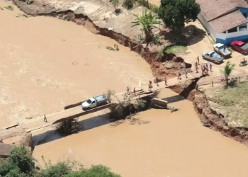 Sobe para 24 o número de mortos das inundações na Bahia