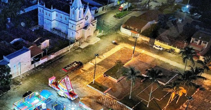 Prefeito de Canavieiras embarga obra da Igreja Católica e ataca covardemente o padre