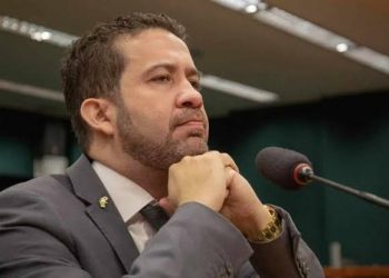 URGENTE! André Janones é acusado de praticar rachadinha no gabinete