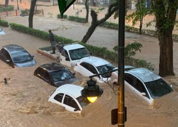 Fortes chuvas matam ao menos 35 pessoas em Petrópolis (RJ)