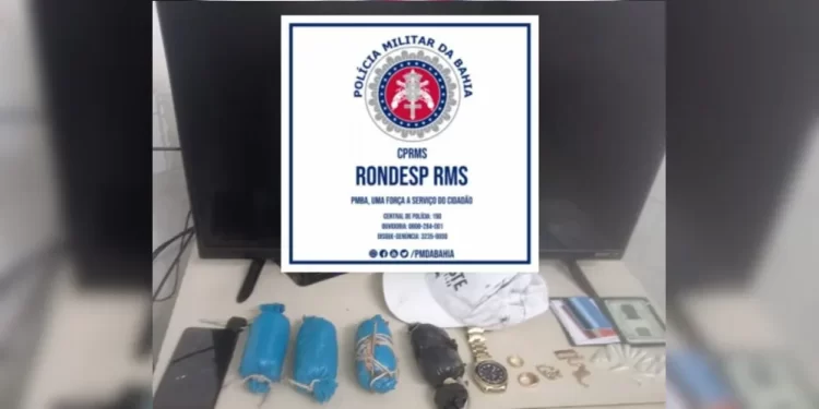 Candeias: Homem com tornozeleira eletrônica é preso com drogas e explosivo