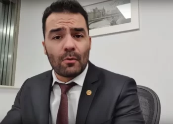 URGENTE! Namorada termina com Arthur do Val após áudio