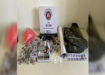 Submetralhadora e drogas são apreendidas durante operação em Dias D’Avila
