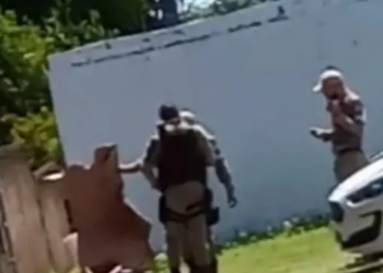 Aluno é assassinado a tiros dentro de colégio estadual em Pernambués