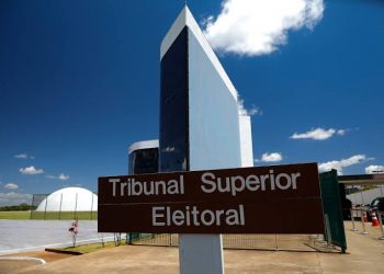 Ministros do TSE consideram crime baixar preço de combustível em ano eleitoral