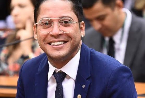 Kannário é o segundo deputado federal com mais faltas sem justificativa, diz jornal