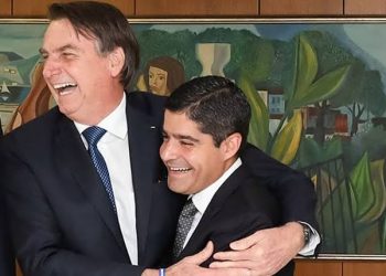 Bolsonaro acena para Neto, elogia Roma e diz que Jerônimo foi pior secretário de Educação do país