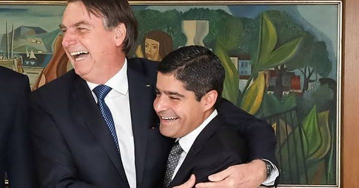 Bolsonaro acena para Neto, elogia Roma e diz que Jerônimo foi pior secretário de Educação do país