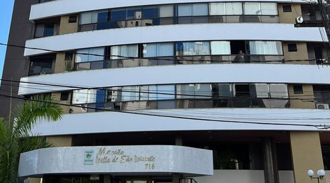 Médico é encontrado morto com marcas de tiros dentro de apartamento no Caminho das Árvores