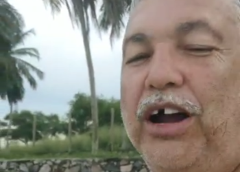 Vídeo: Homem faz nudismo na praia de Madre de Deus e revolta população