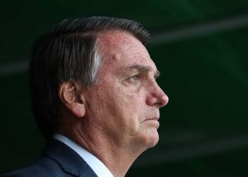“Querem dar o golpe para me tirar do poder”, denuncia Bolsonaro