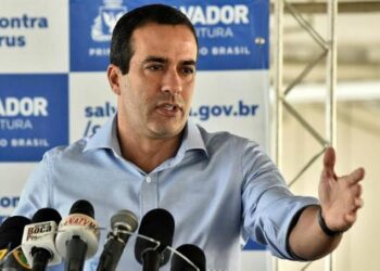 Bruno Reis confirma aumento da passagem de ônibus para R$ 4,90 em Salvador