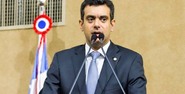 Após São Paulo e Goiás reduzirem ICMS, deputado pede que Bahia siga exemplos