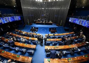 Senado aprova projeto que limita ICMS sobre combustíveis, conta de luz, comunicações e transportes