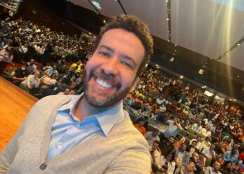 AVANTE lança André Janones como candidato à Presidência