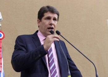 Prefeito de Jequié rebate e diz que governador Rui Costa mentiu ao fazer ataques contra ele