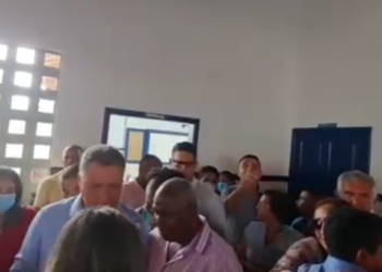 URGENTE! Rui Costa e ex-prefeita de Itanagra são recebidos sob vaias no município