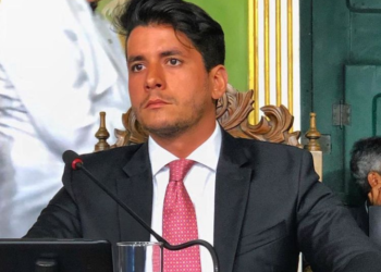 Ao citar avanço de Salvador no Ideb e acesso à pré-escola, Duda Sanches lembra que Geraldo Jr. apoia a pior educação do país