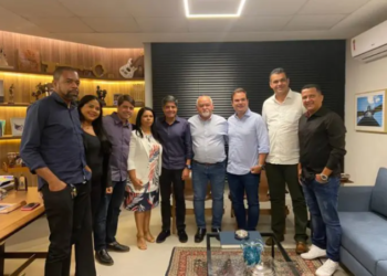 Dois prefeitos anunciam apoio a ACM Neto nesta segunda-feira (25)