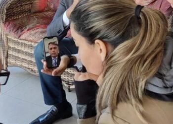 Bolsonaro liga para família do tesoureiro do PT morto em Foz do Iguaçu