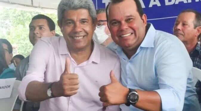 O vereador que é candidato a vice do ex-secretário que destruiu a educação baiana quer criticar a educação de Salvador