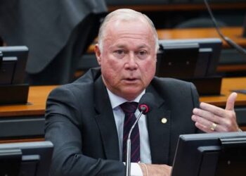 “No Rio Grande do Sul, AtlasIntel coloca em 1° candidato do PT que está em 4° em todas as pesquisas”, aponta Paulo Azi