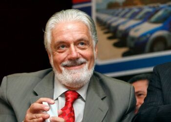 Em um único mês, Wagner doa R$ 90 mil para o PT; valor equivale a três vezes o valor do seu salário