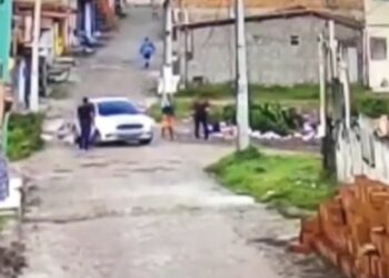 Em SAJ, câmera flagra homem sendo morto por policiais em carro descaracterizado