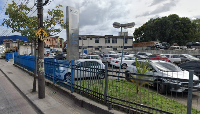 Dois homens e uma mulher assaltam ônibus em Cajazeiras