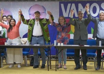 Em evento sem Lula, PT oficializa candidatura à Presidência