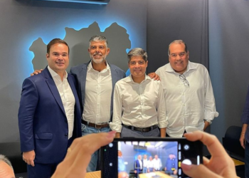 Sandro Régis homologa candidatura à reeleição para deputado estadual