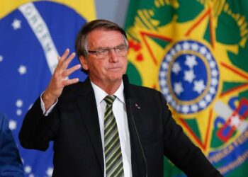 Bolsonaro promete manter zerado o imposto da gasolina, diesel e gás em 2023