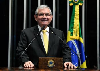 Filhos do senador Ângelo Coronel recebem quase R$ 3 milhões do fundo partidário